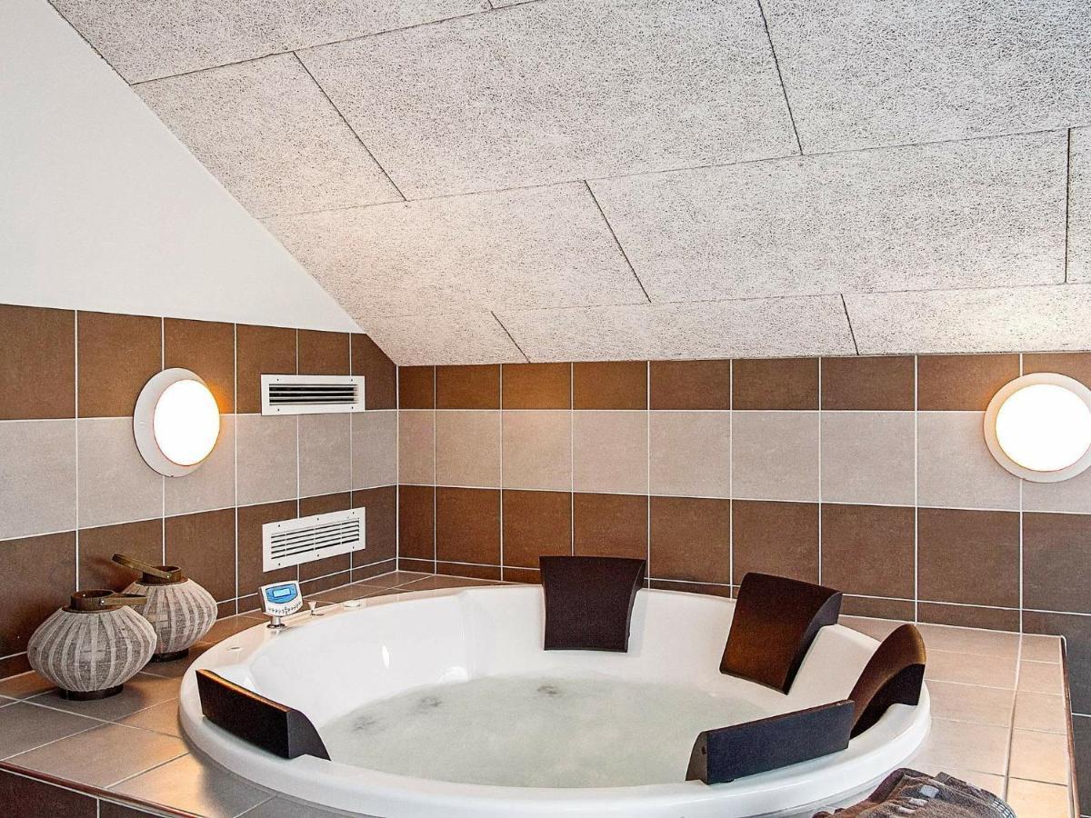 12 Person Holiday Home In Hasselberg Kappeln Oda fotoğraf